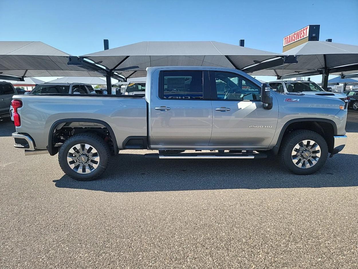 2024 Chevrolet Silverado 2500HD LT | Photo 7 of 19