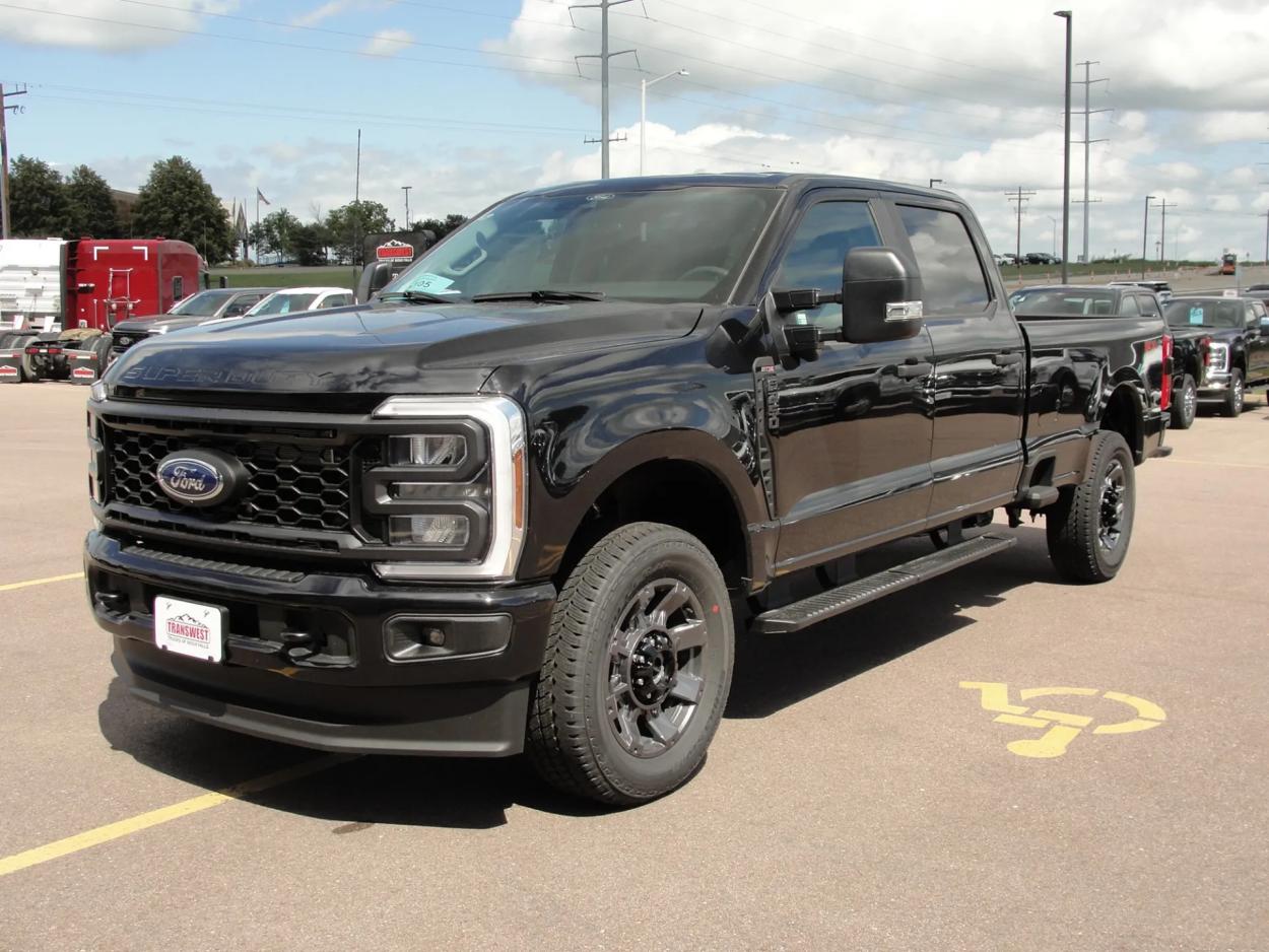 2024 Ford F-250 | Photo 1 of 14