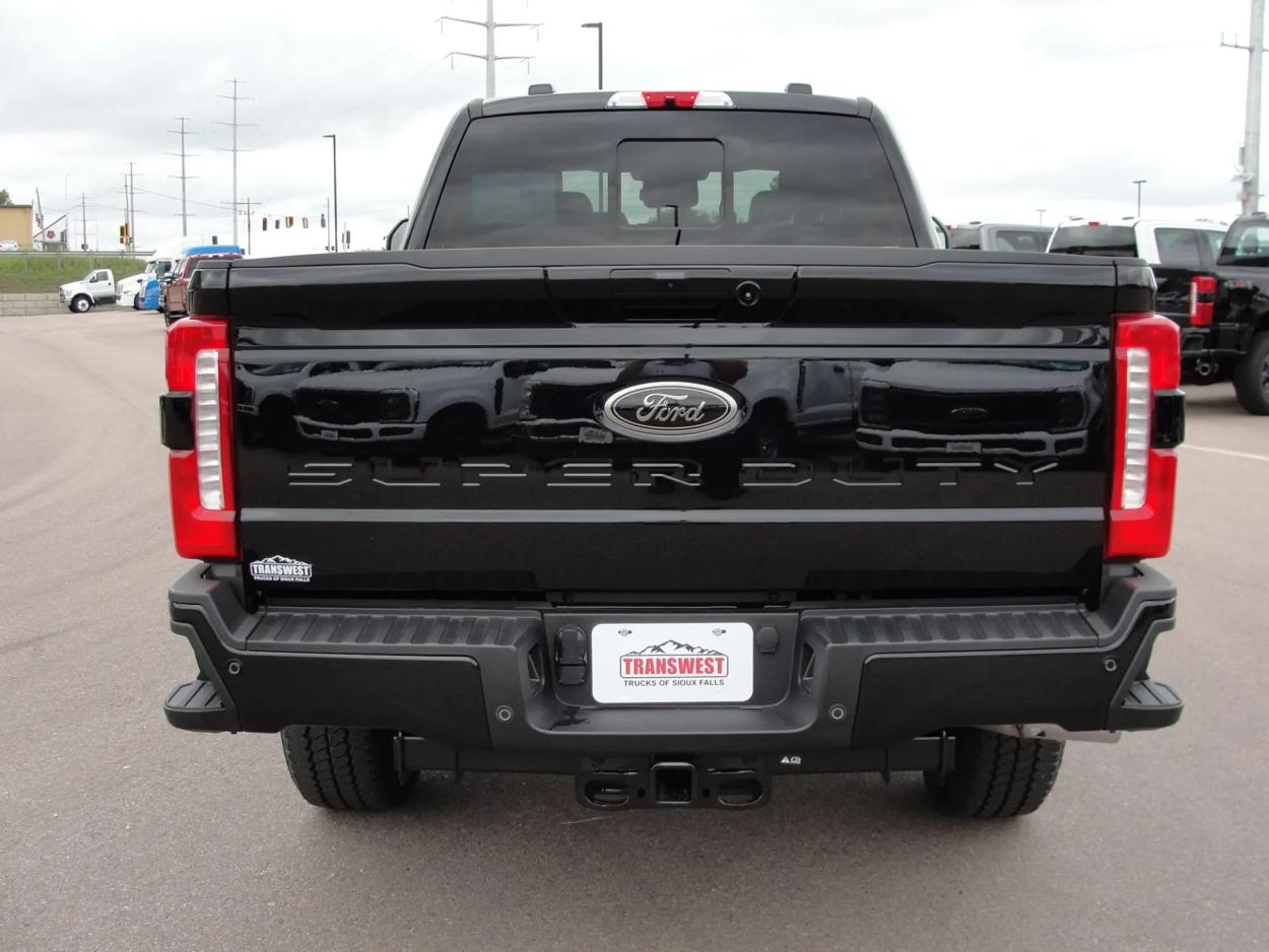 2024 Ford F-350 | Photo 4 of 20