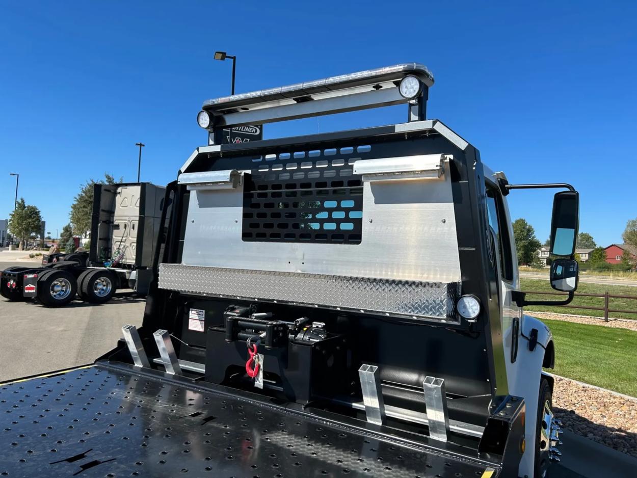 2024 Freightliner M2 106 | Photo 6 of 13