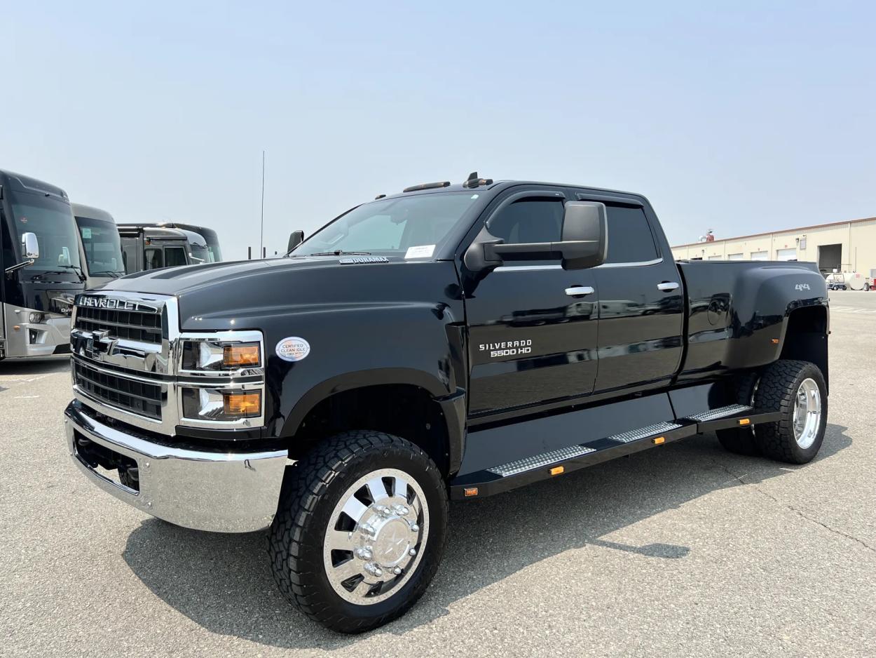 2022 Chevrolet 5500 | Photo 1 of 22