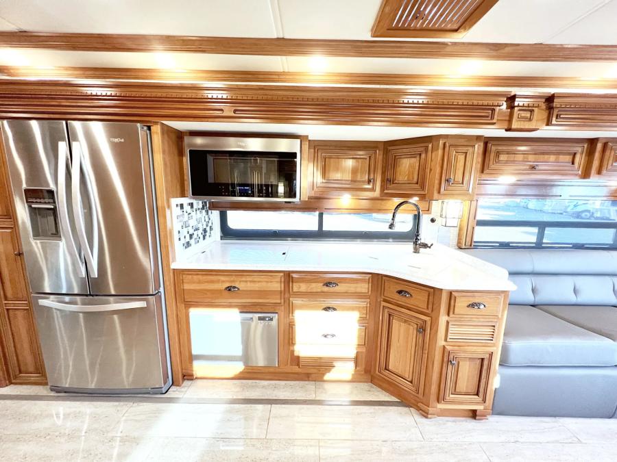 2019 Newmar Dutch Star 4363 | Photo 10 of 31