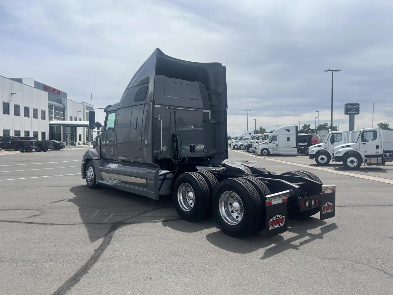 2022 Western Star 57X | Photo 7 of 19