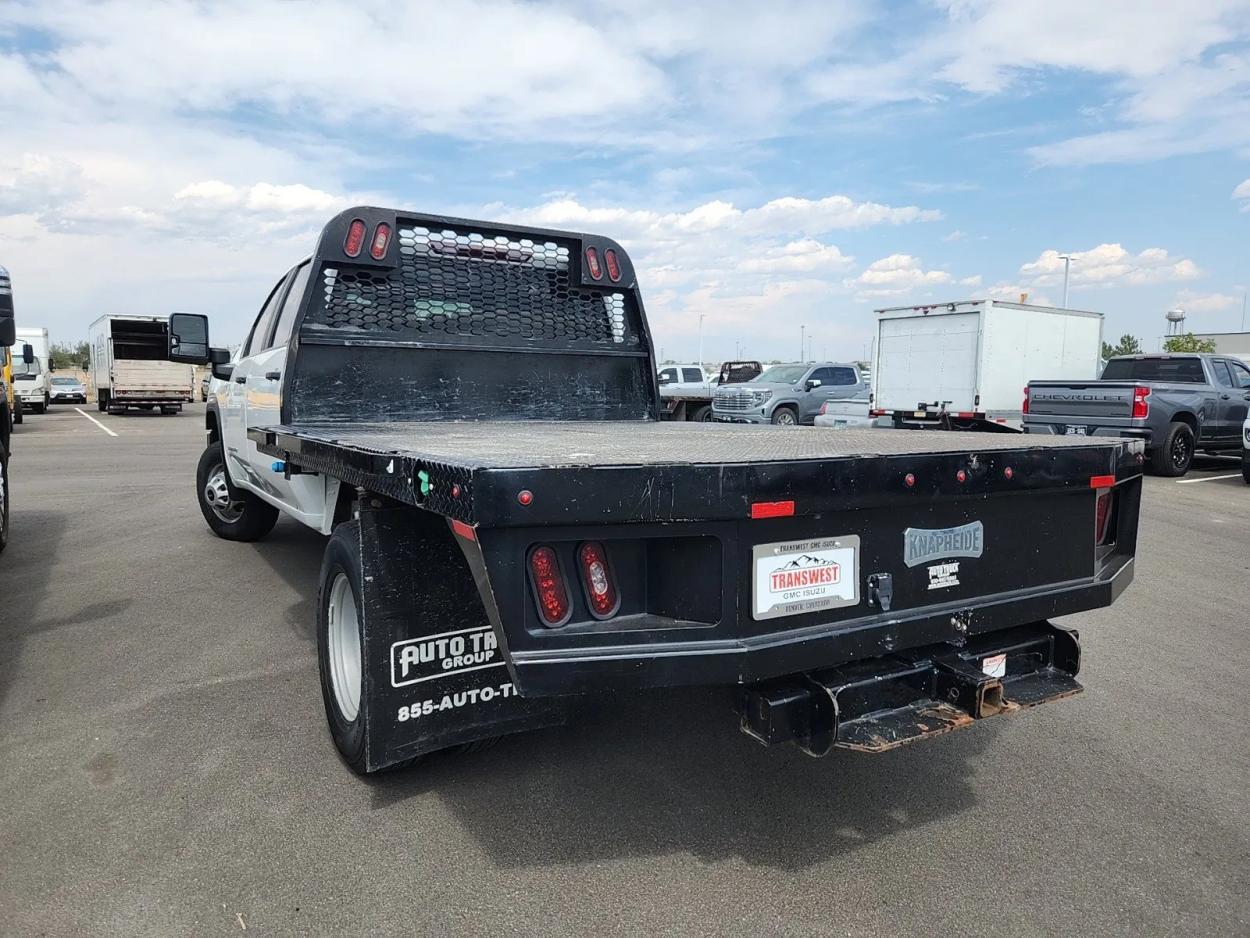 2020 GMC Sierra 3500HD CC | Photo 3 of 4