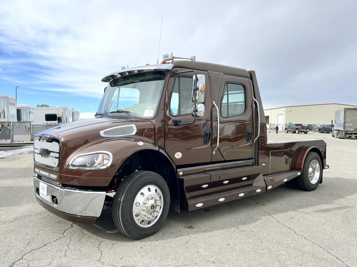 2023 Freightliner M2 106 Summit Hauler 