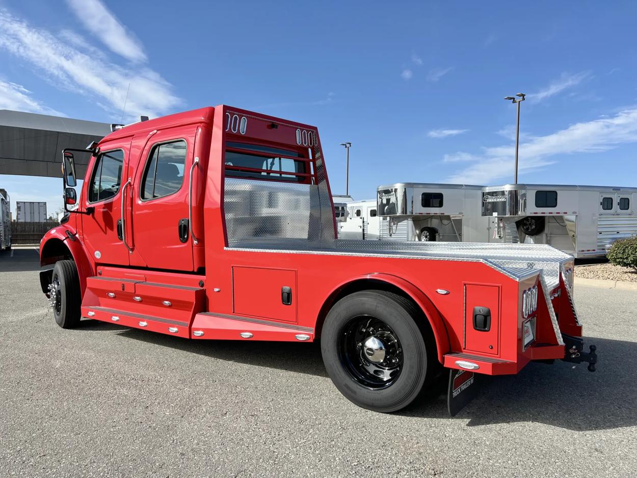 2024 Freightliner M2 106 Summit Hauler | Photo 15 of 25