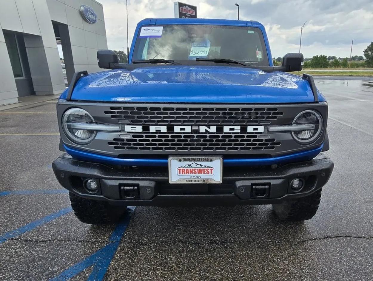 2022 Ford Bronco | Photo 2 of 29