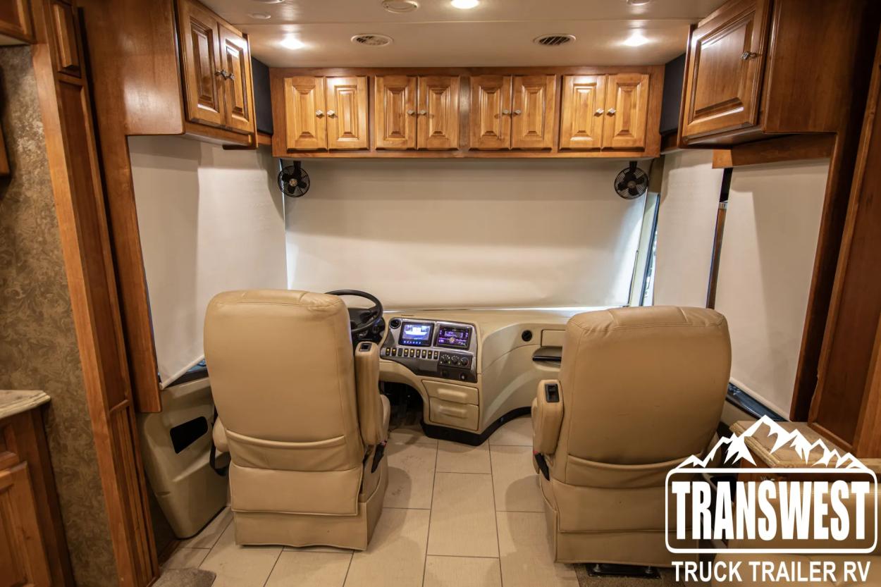 2014 Tiffin Phaeton 40 QTH | Photo 8 of 21