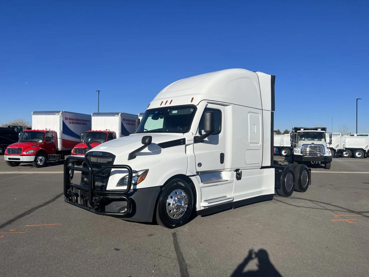 2022 Freightliner Cascadia 126 