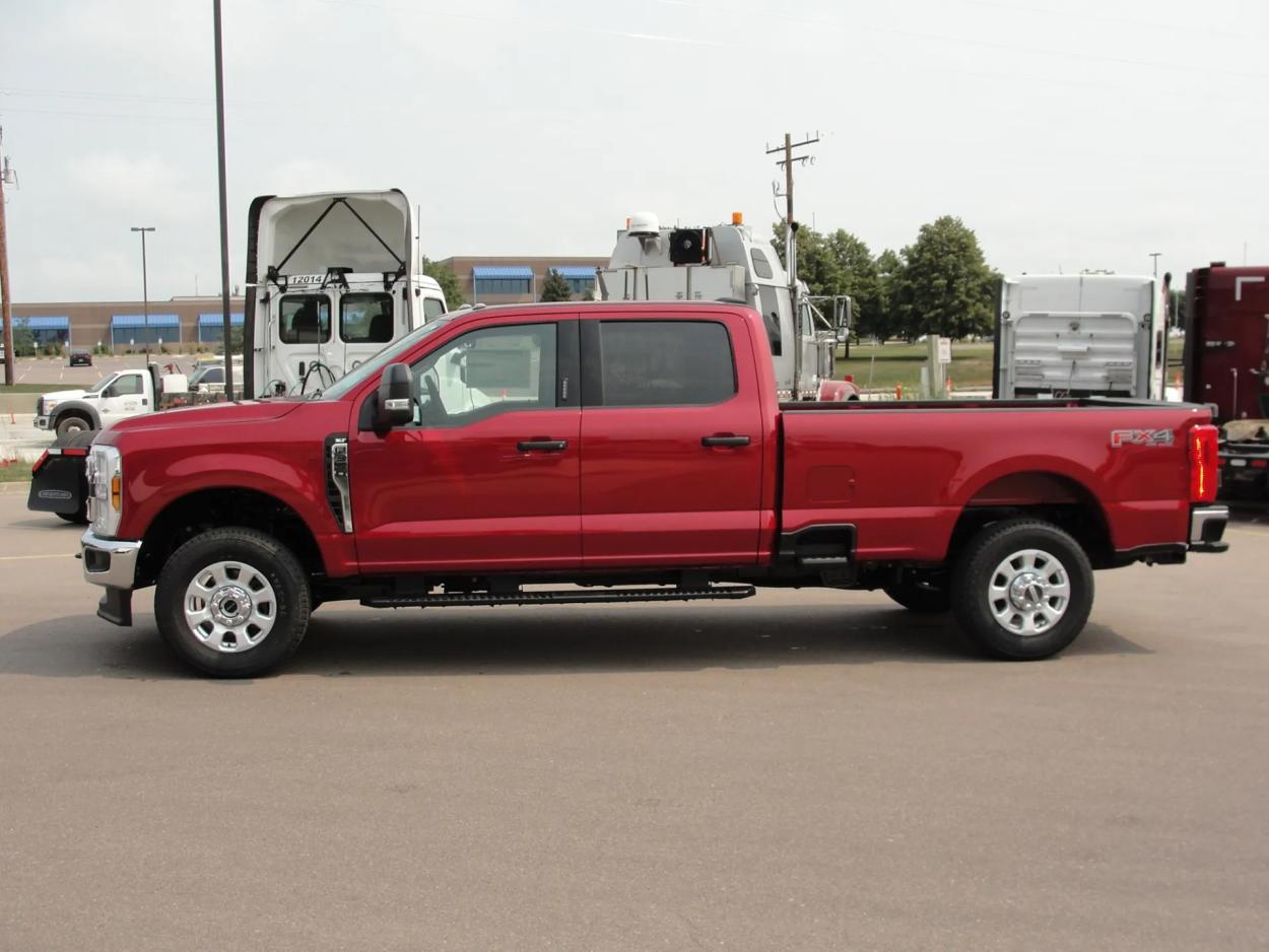 2024 Ford F-350 | Photo 2 of 18