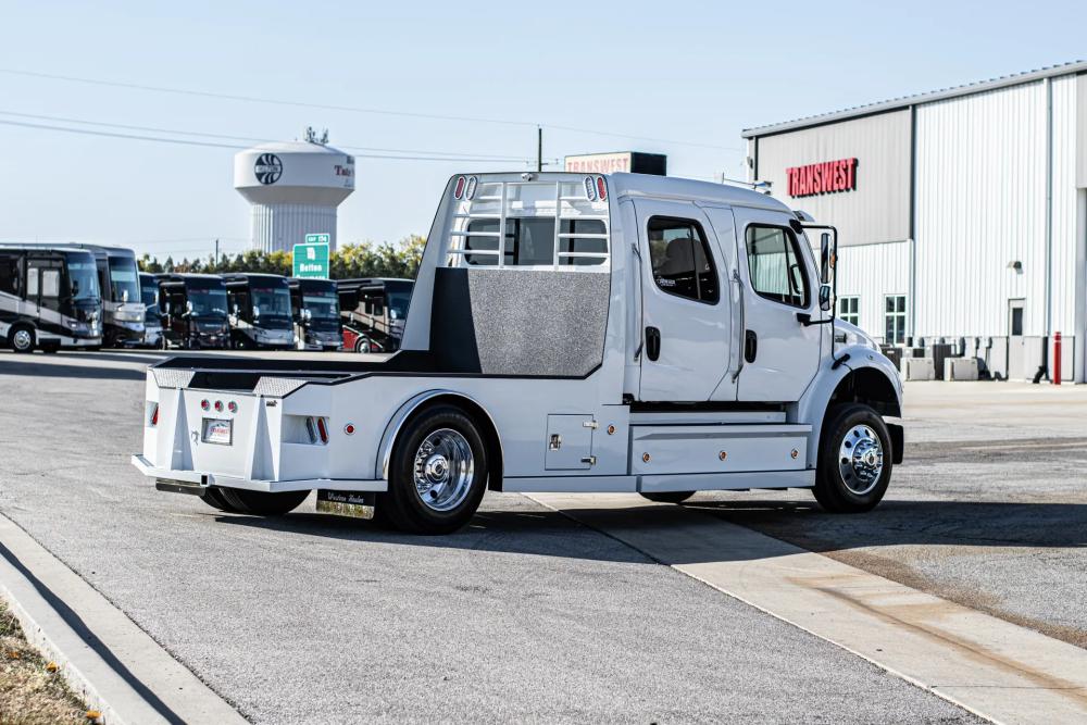 2023 Freightliner M2 106