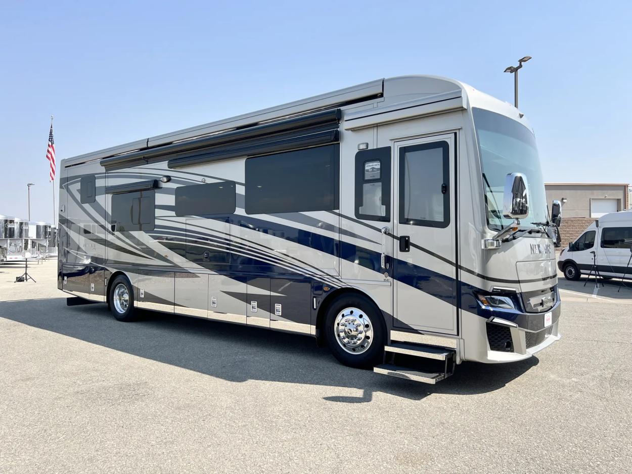 2023 Newmar New Aire 3547 | Photo 1 of 28