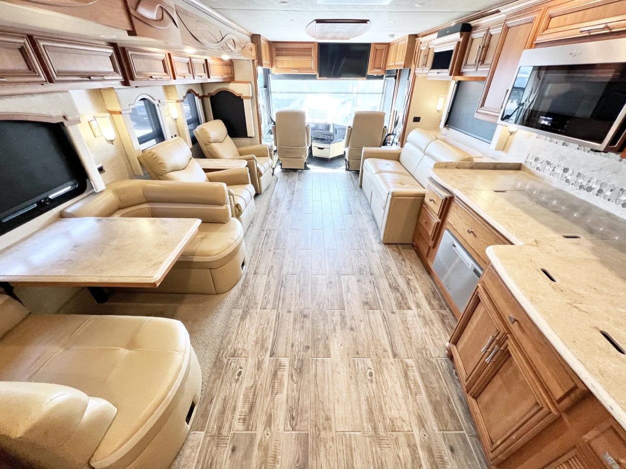 2018 Newmar Ventana 4369 | Photo 4 of 33