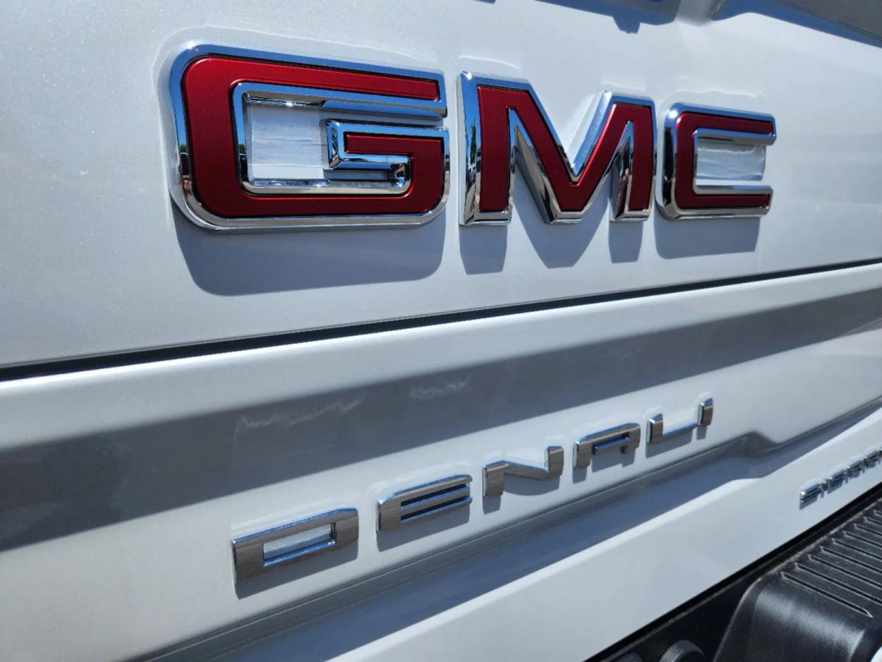 2024 GMC Sierra 1500 Denali | Photo 13 of 28