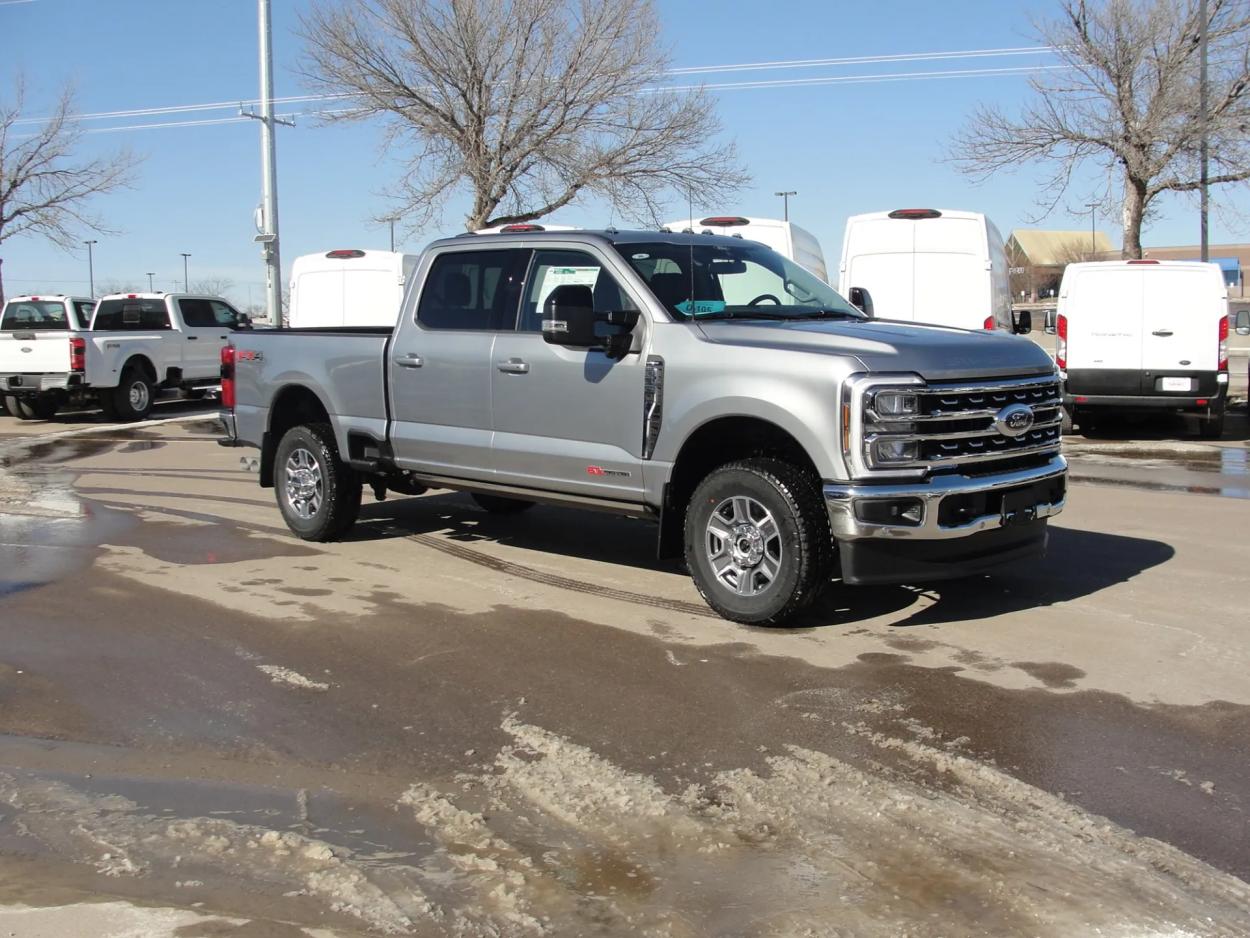 2024 Ford F-350 | Photo 7 of 15