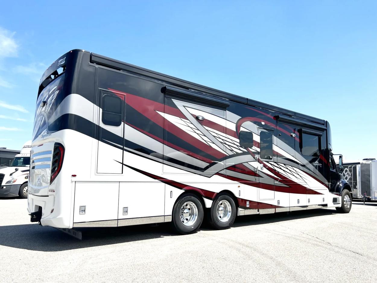 2023 Newmar Supreme Aire 4509 | Photo 24 of 37