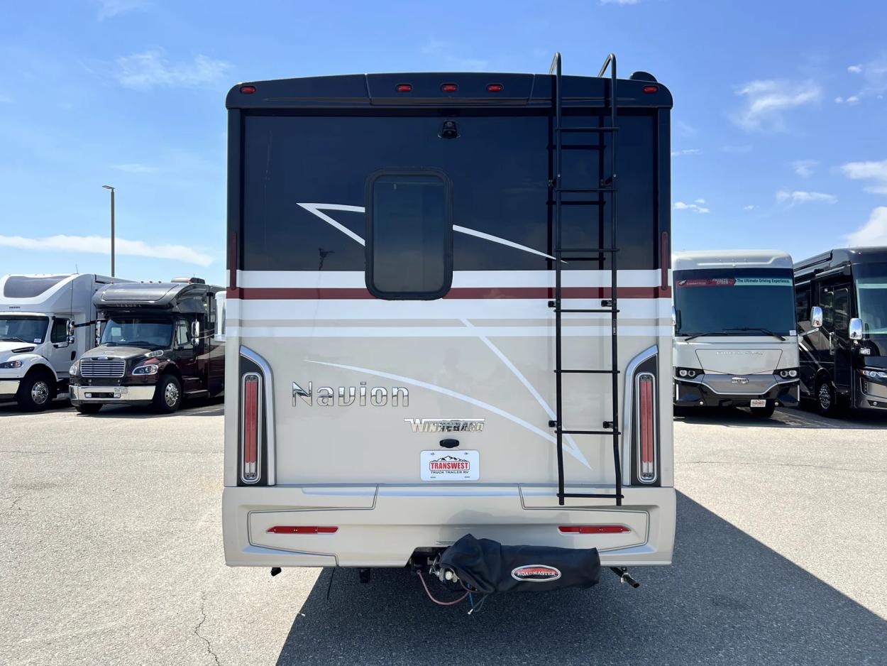 2022 Winnebago Navion 24D | Photo 22 of 24