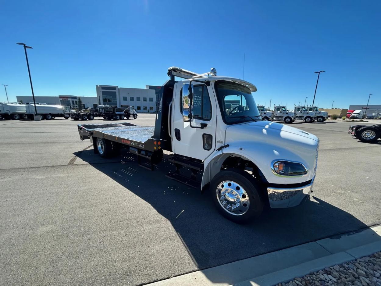 2024 Freightliner M2 106 | Photo 3 of 13