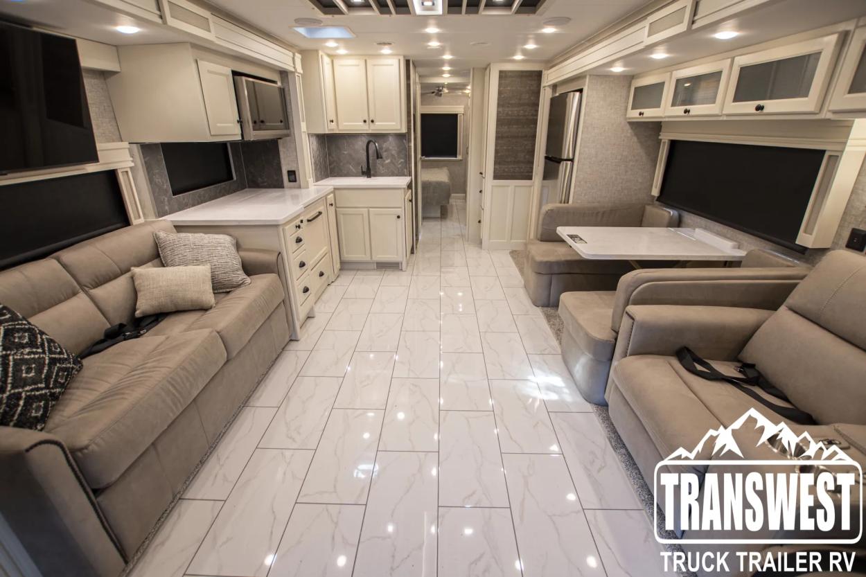 2024 Tiffin Allegro Bay 38 AB | Photo 2 of 42