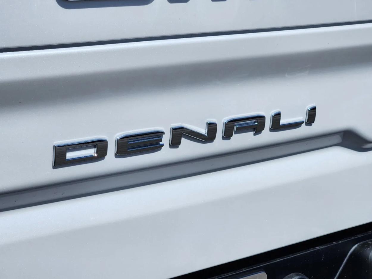 2024 GMC Sierra 1500 Denali | Photo 12 of 25