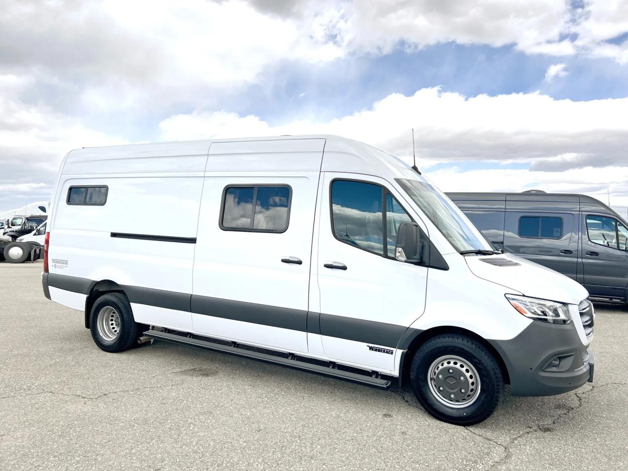 2023 Winnebago Adventure Wagon 70 SE