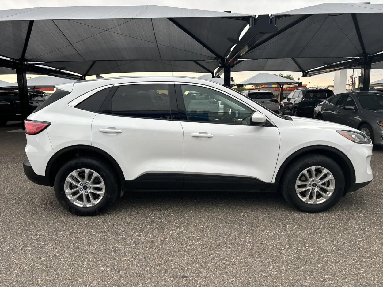 2021 Ford Escape SE | Photo 5 of 20