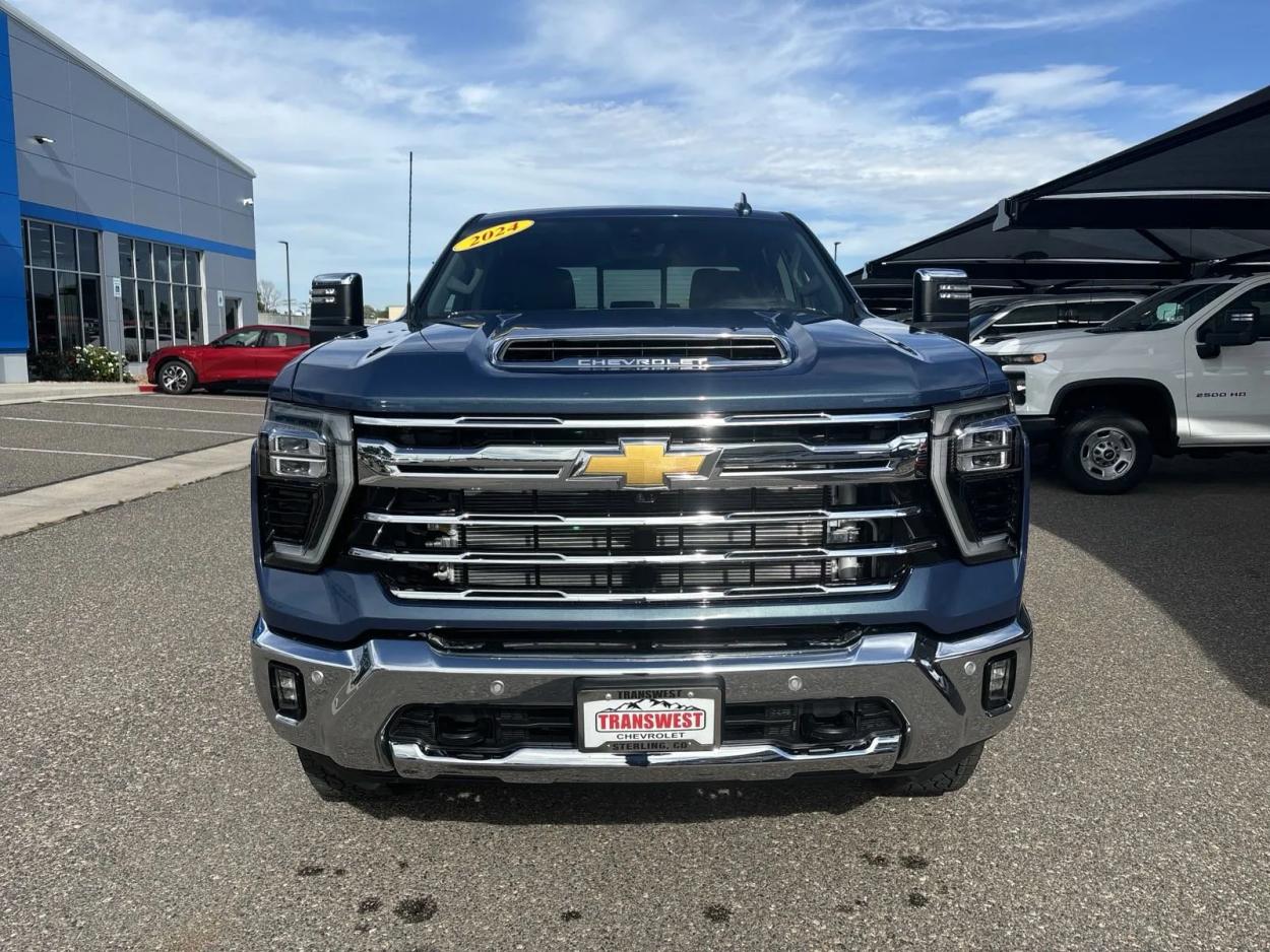 2024 Chevrolet Silverado 3500HD LTZ | Photo 7 of 23