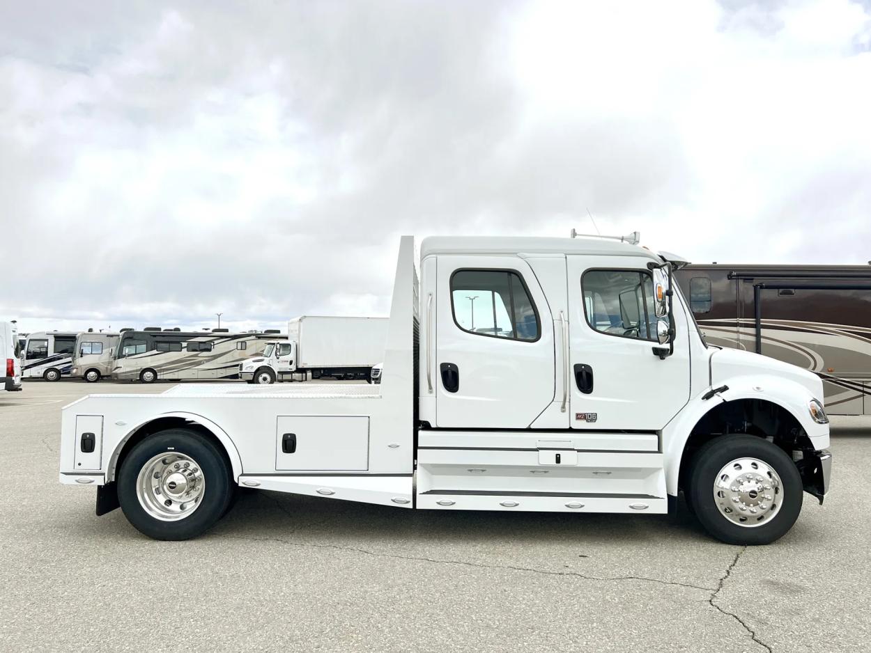 2024 Freightliner M2 106 Plus Summit Hauler | Photo 20 of 27