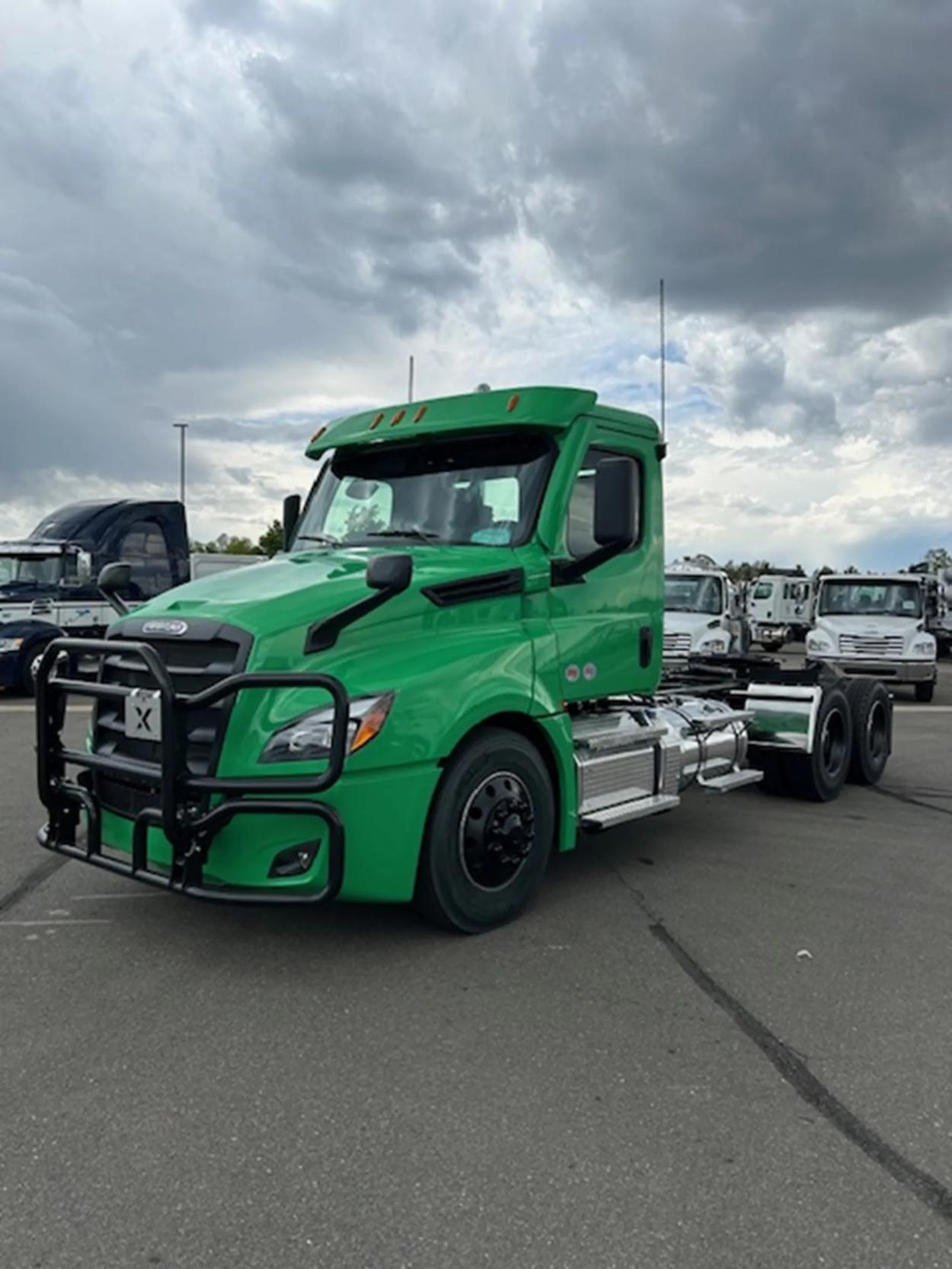 2025 Freightliner Cascadia 126 