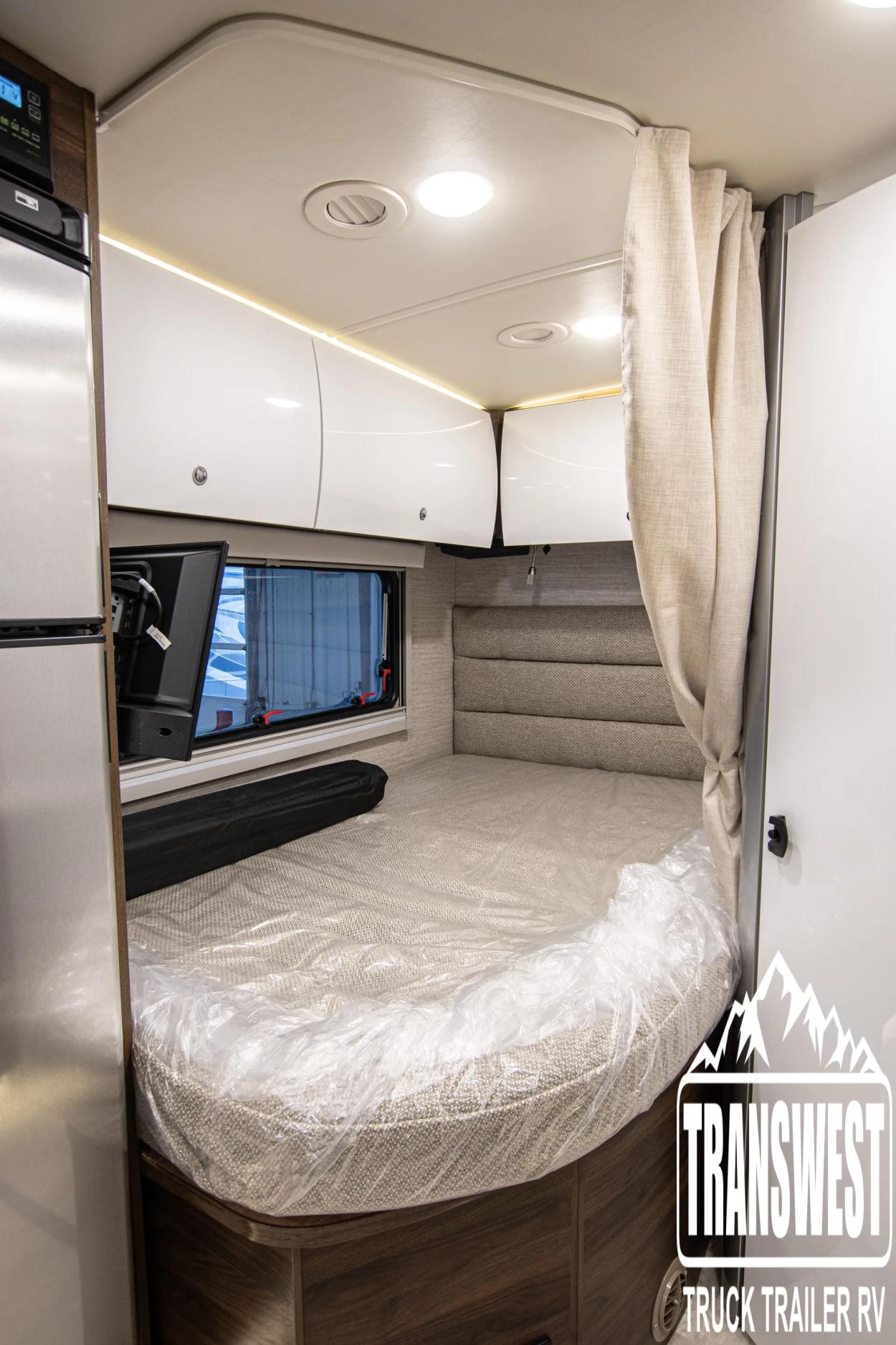 2024 Winnebago Navion 24 J | Photo 13 of 14