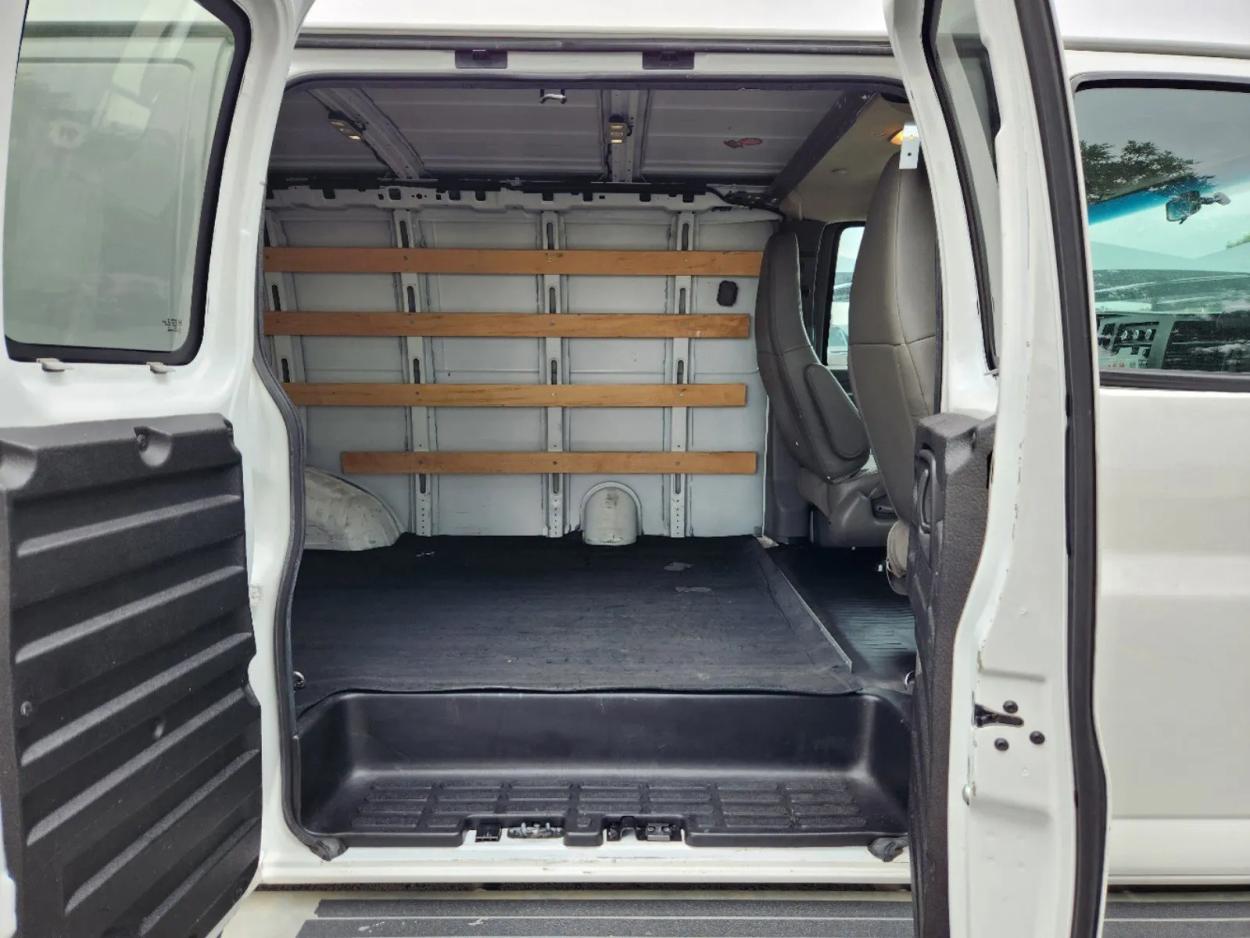 2017 GMC Savana Cargo Van CARGO | Photo 13 of 26