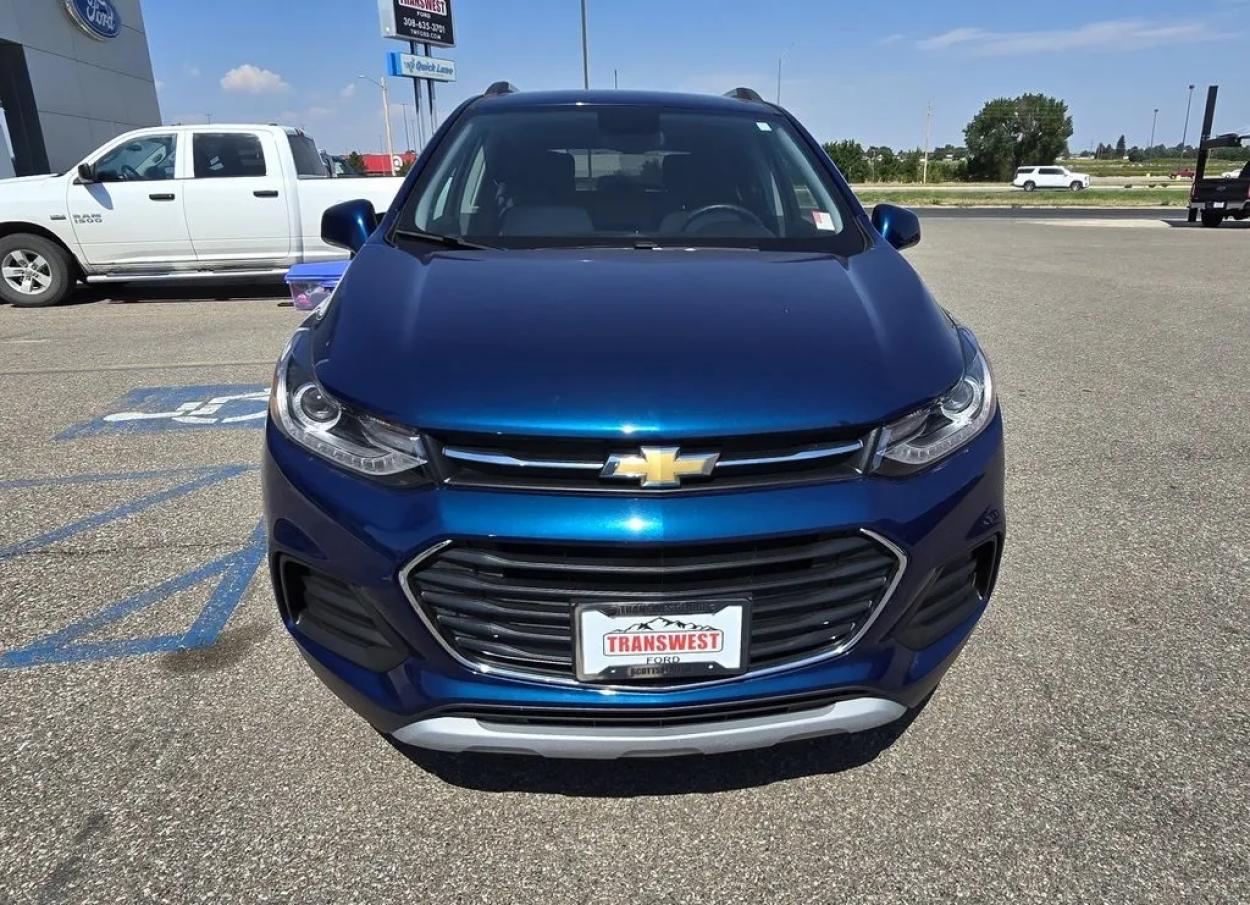 2020 Chevrolet Trax | Photo 2 of 26