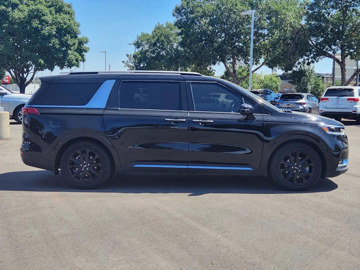 2022 Kia Carnival SX 