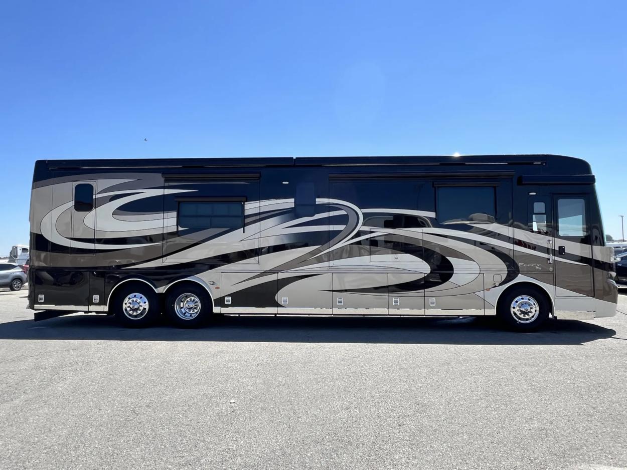 2019 Newmar Essex 4551 | Photo 2 of 34