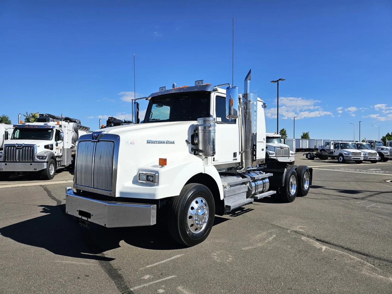 2020 Western Star 4900SA 