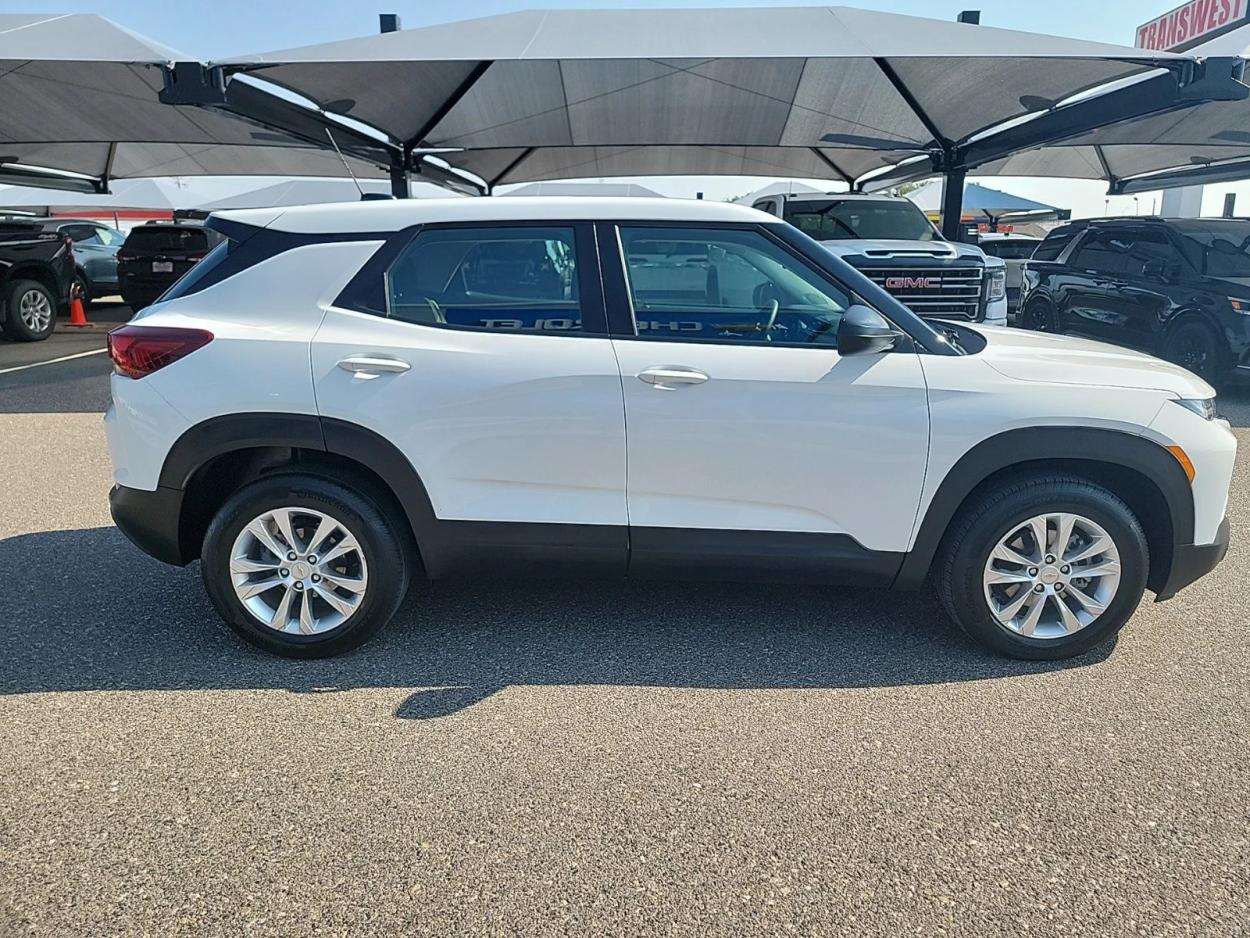 2023 Chevrolet Trailblazer LS | Photo 7 of 18