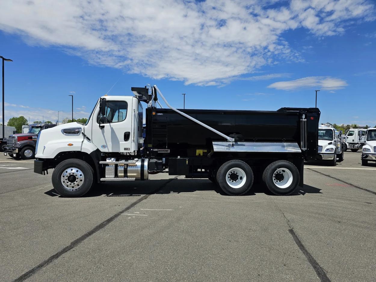 2024 Freightliner 114SD | Photo 4 of 22