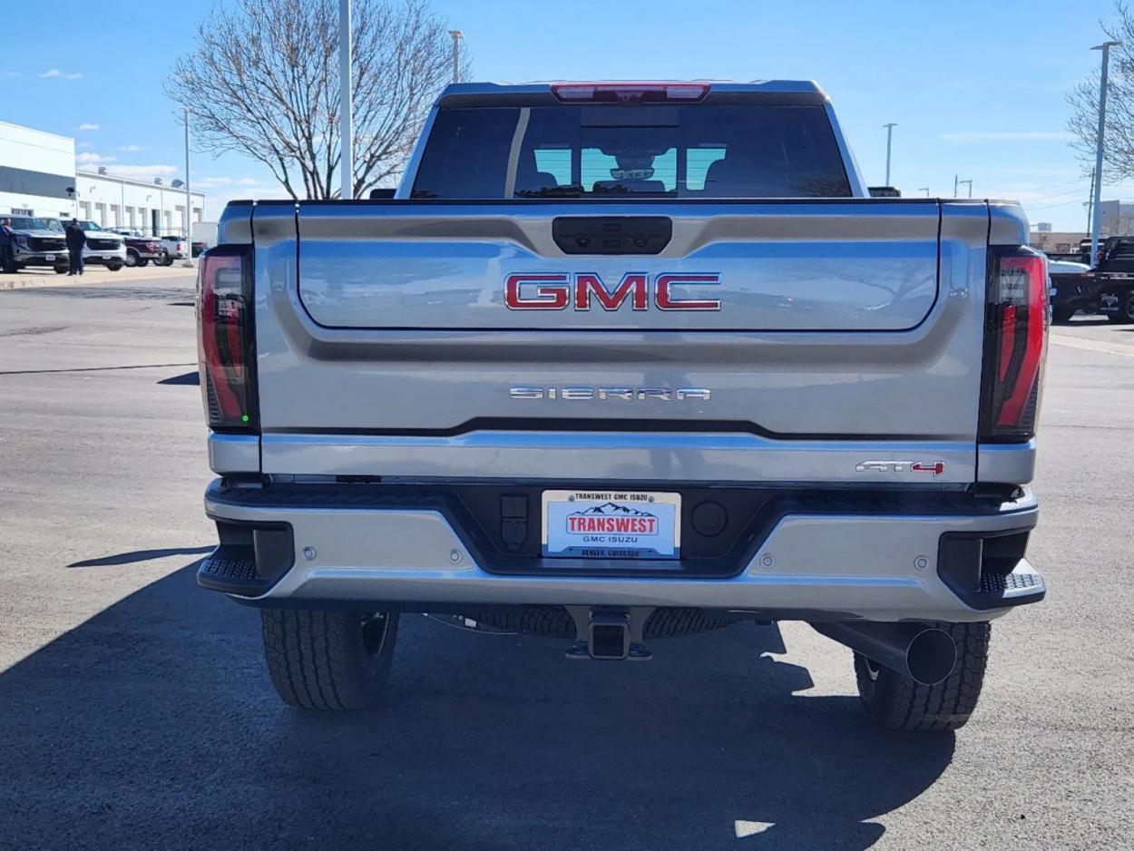 2024 GMC Sierra 2500HD AT4 | Photo 9 of 31