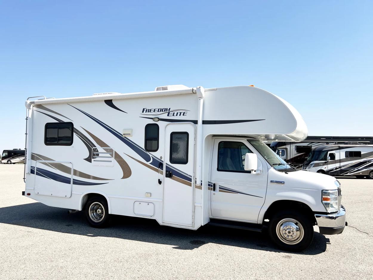 2015 Thor Freedom Elite 22E | Photo 1 of 21