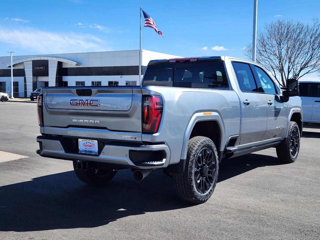 2024 GMC Sierra 2500HD AT4 | Photo 2 of 31