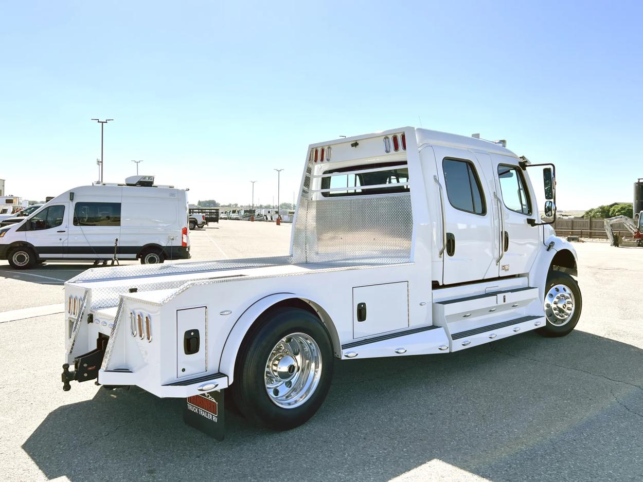 2024 Freightliner M2 106 Summit Hauler | Photo 19 of 27