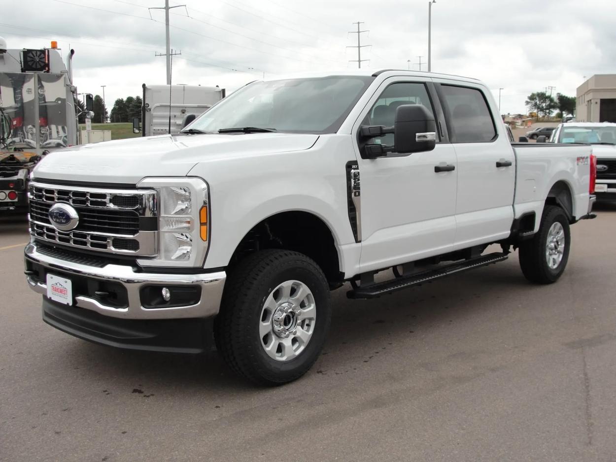 2024 Ford F-250 | Photo 1 of 18