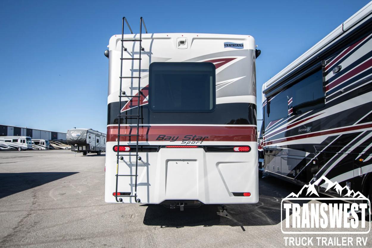 2024 Newmar Bay Star Sport 2720 | Photo 4 of 23