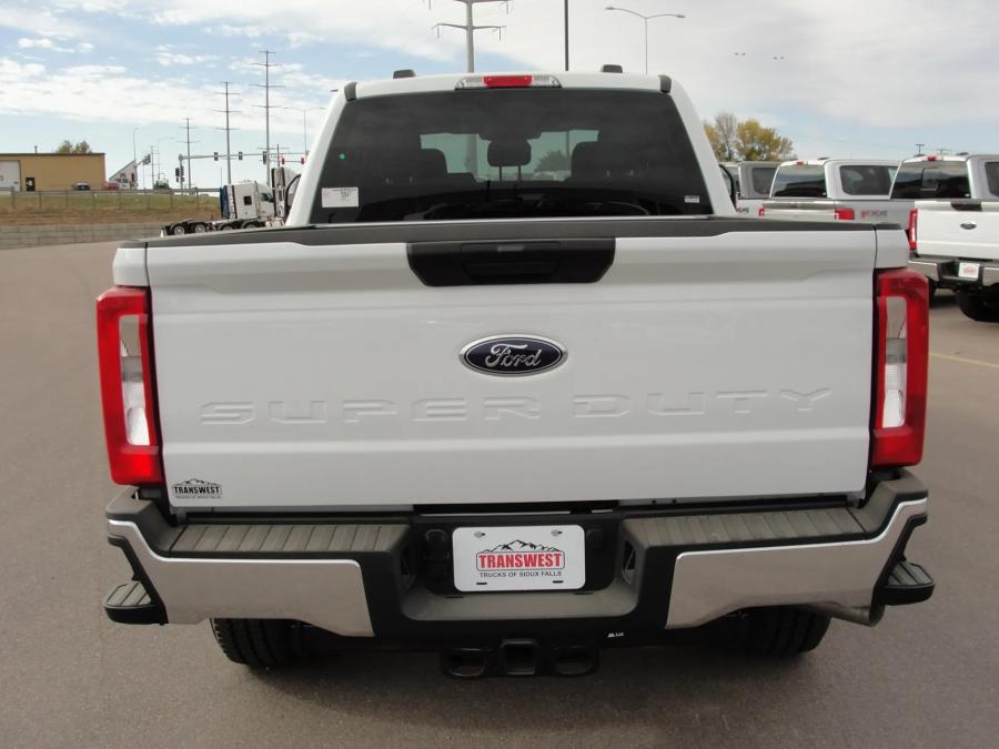 2024 Ford F250 | Photo 4 of 16