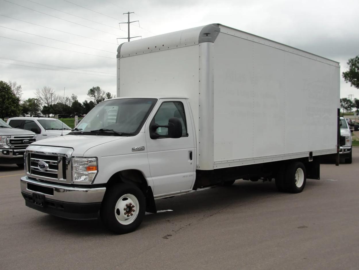 2021 Ford E450 