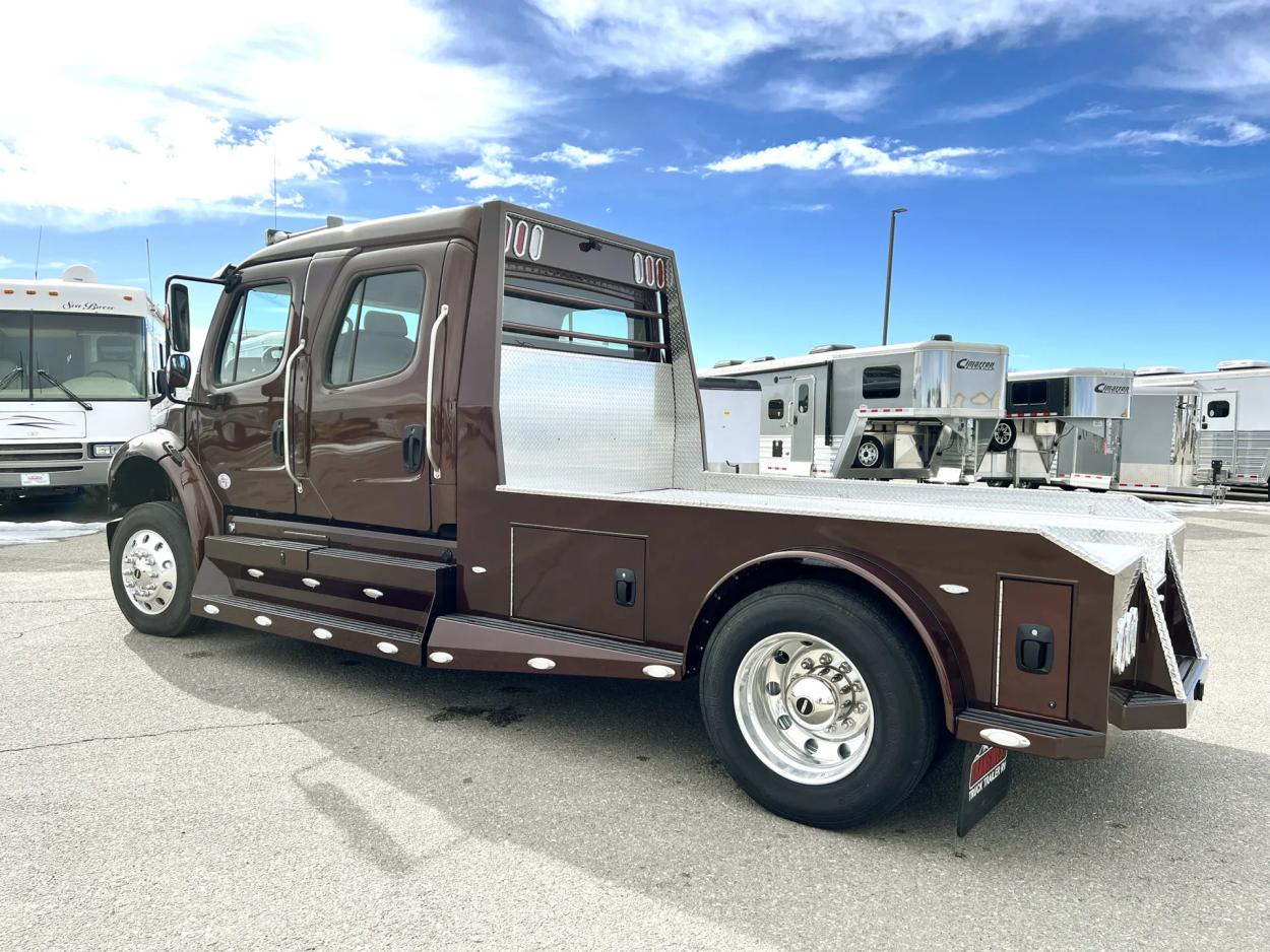 2023 Freightliner M2 106 Summit Hauler | Photo 17 of 28