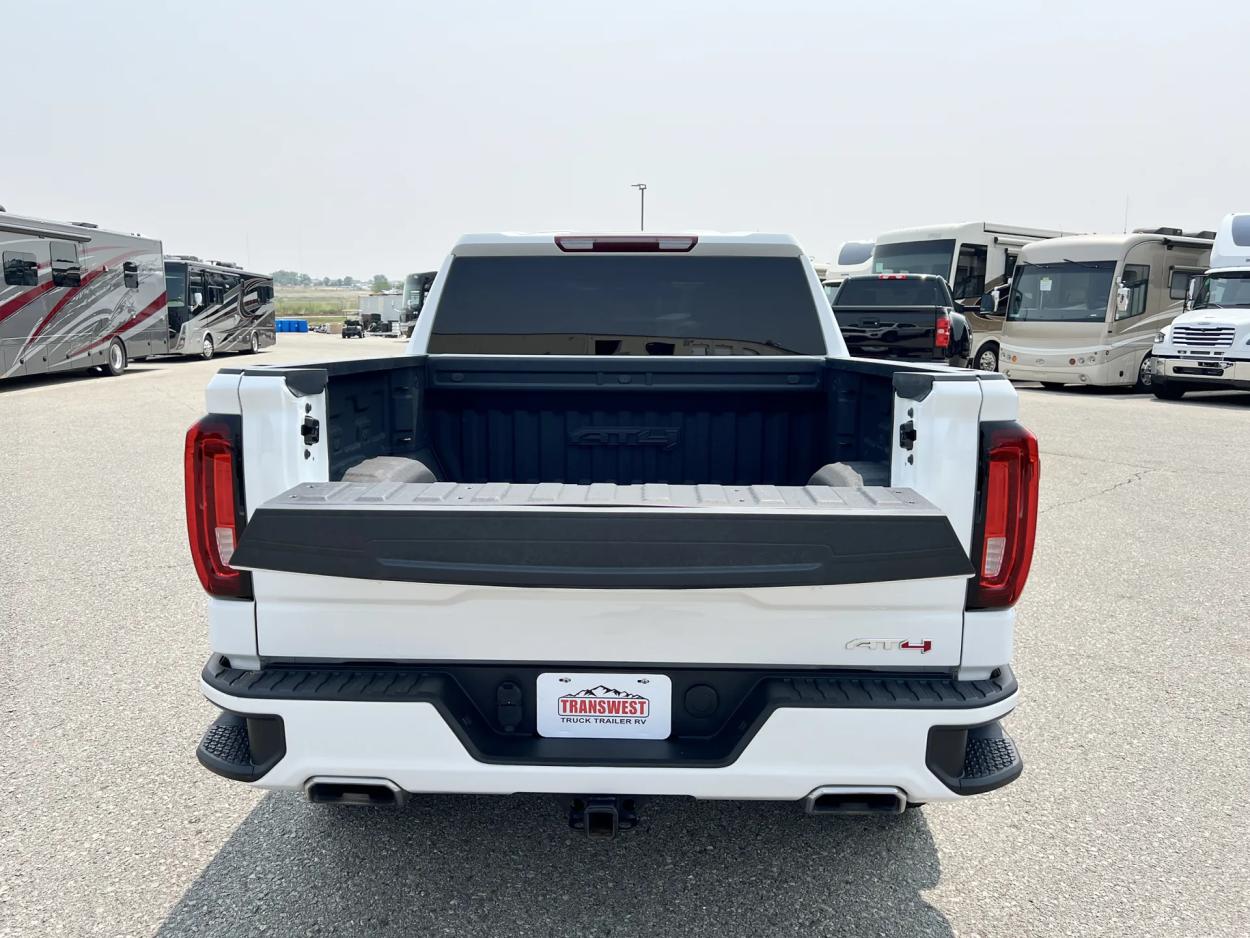 2021 GMC Sierra 1500 AT4 | Photo 13 of 24