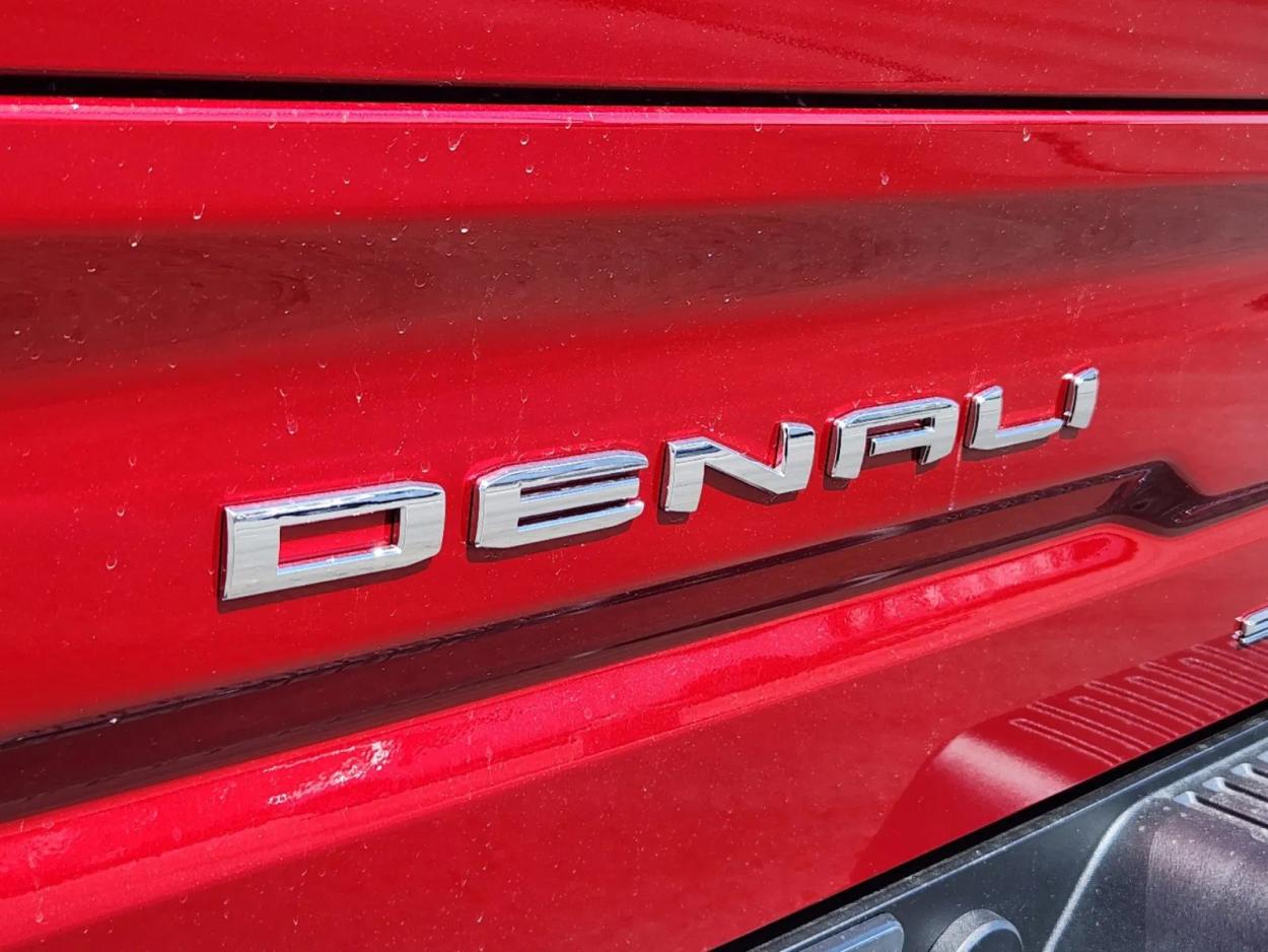 2024 GMC Sierra 1500 Denali | Photo 12 of 26