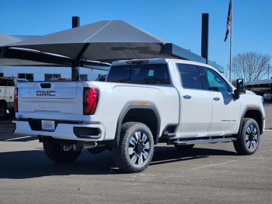 2025 GMC Sierra 2500HD Denali | Photo 2 of 25