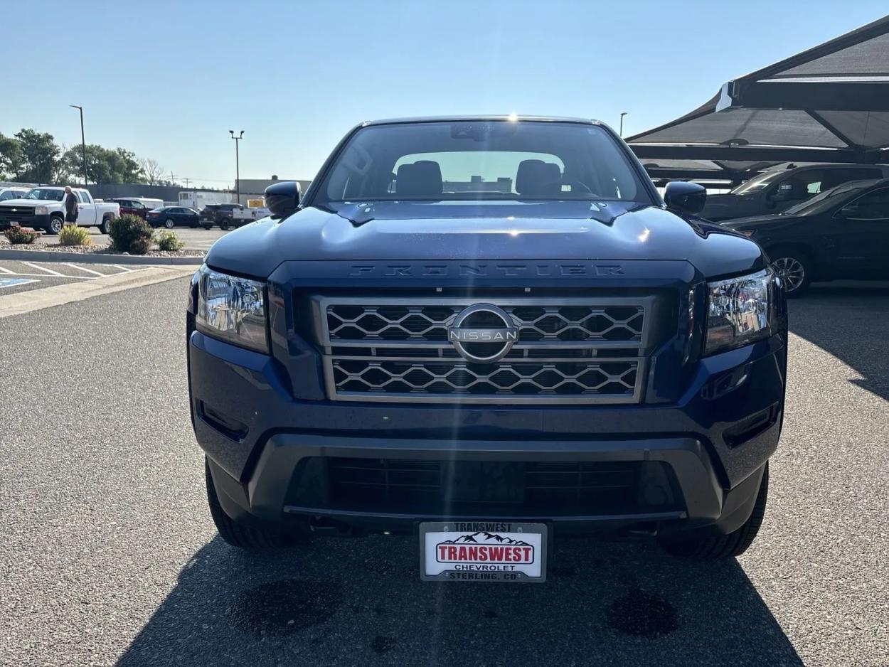 2023 Nissan Frontier SV | Photo 7 of 19